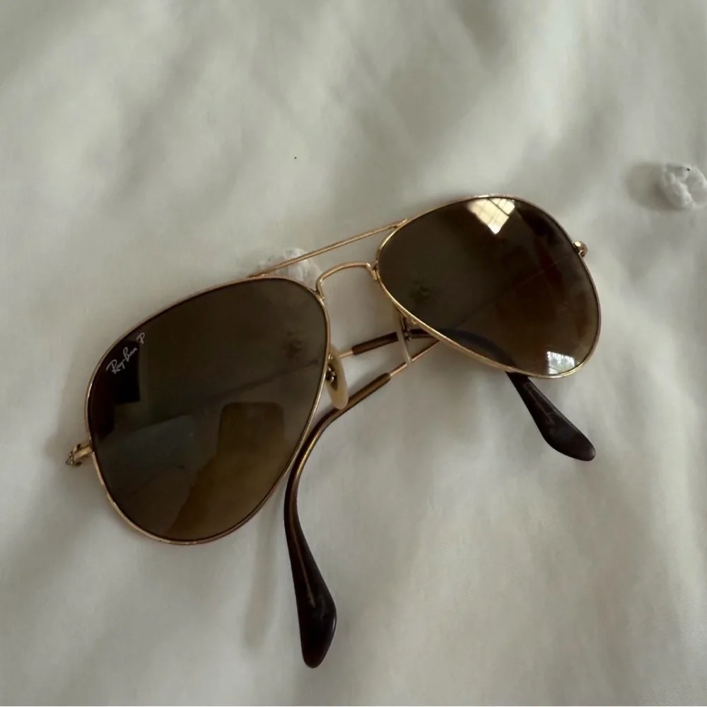 Ray-Ban Classic Gold Aviator Sunglasses - Picture 1 of 3